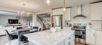 Lavish HUGE Noblesville/Carmel adjacent home!
