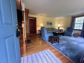 Tv och ett bordtennisbord