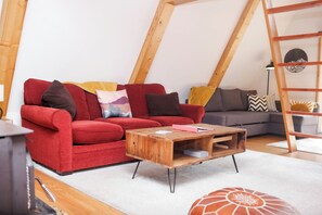 Smart-TV, Kamin, Stereoanlage