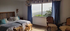 Design Room | Premium bedding, memory foam beds, individually decorated, free WiFi