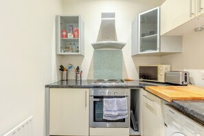 Ofen, Herdplatte, Toaster, Kochgeschirr/Geschirr/Besteck
