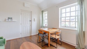 Unclassified image, 3 of 17, button - Peaceful 1BD Flat, 5 mins from Highbury &Islington (London)