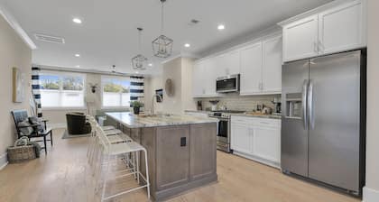 New Construction Townhome Less Than 1 Mile From The Heart Of Downtown Greenville