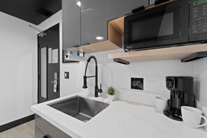 Queen Room with Shared Bathroom | Private kitchenette | Fridge, coffee/tea maker, paper towels