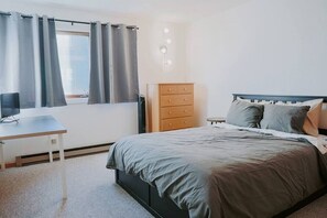 2 bedrooms, desk, iron/ironing board, free WiFi