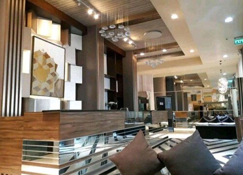 Stunning Studio Type - 1641 - 16th Flr Persimmon