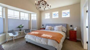 3 bedrooms, iron/ironing board, free WiFi, bed sheets