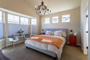 3 chambres, fer et planche à repasser, Wi-Fi gratuit, draps fournis