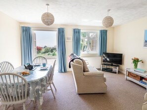Cottage | Living area