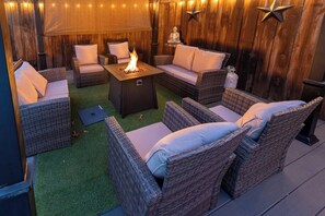 Property grounds - Resort-Style Pool House with Hot Tub and Game Room (Richardson)