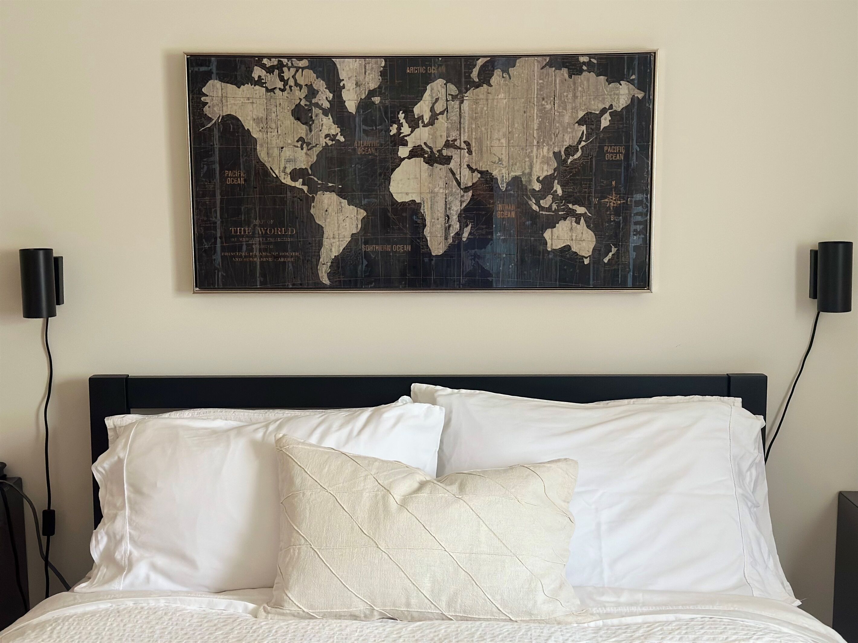 2 Schlafzimmer, Schreibtisch, Bügeleisen/Bügelbrett, Reisekinderbett