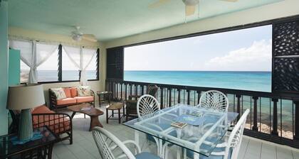 Beachfront Sunset Oasis Adult-Only, Pool & Views