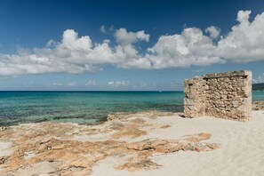 Sun-loungers, beach towels - Beachfront Sunset Oasis Adult-Only, Pool & Views (Frederiksted)