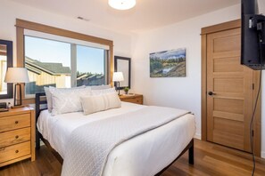 2 bedrooms, internet, bed sheets