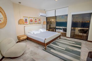 7 bedrooms, bed sheets