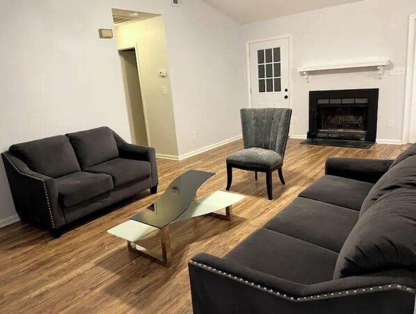 Living area - East Charlotte Première Family Vacation Home (El Paso)