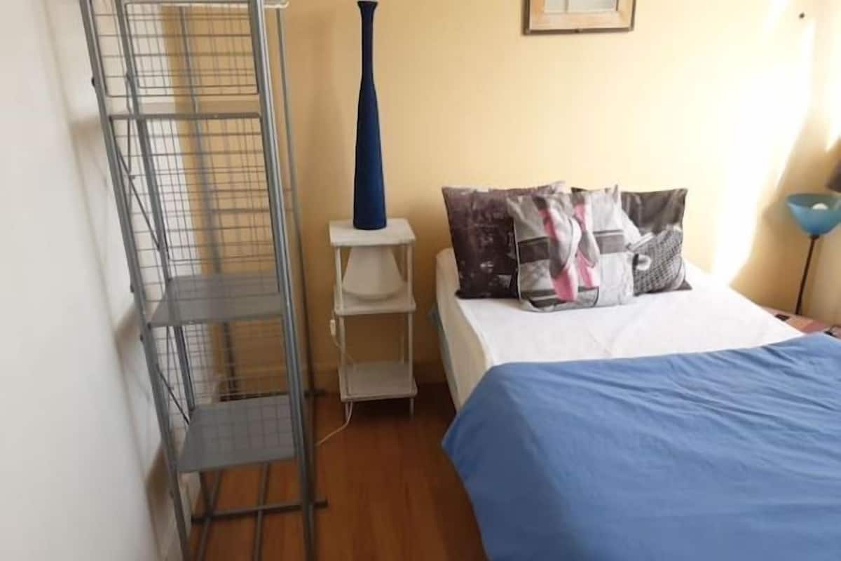 Standard Single Room | WiFi (free), bed sheets