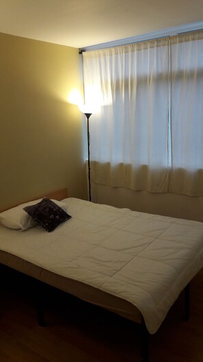 Standard Double Room | Free WiFi, bed sheets - Chez Lalis (Évry-Courcouronnes)