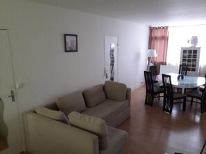 Interior - Chez Lalis (Évry-Courcouronnes)