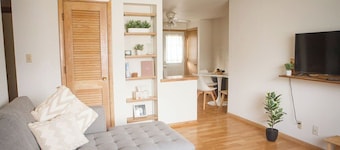 Welcoming Bohemian Westerville Getaway
