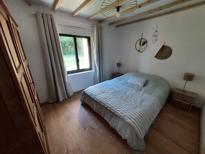 2 bedrooms, desk, iron/ironing board, travel crib - Gite du Mesnil (Ectot-l'Auber)