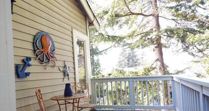 Beautiful, secure, private townhouse in Silverdale.