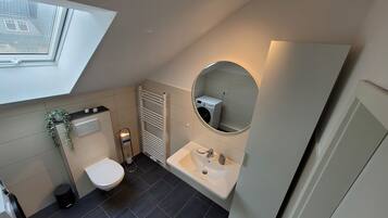 Dusche, Handtücher, Seife, Toilettenpapier