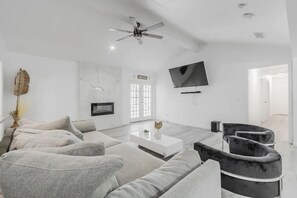Smart TV, fireplace, table tennis