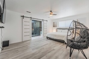 4 habitaciones, caja de seguridad en la habitación y escritorio 