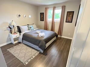 4 soverom, strykejern/-brett, wi-fi (inkludert) og sengetøy