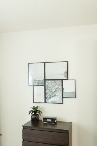 Classic, Peaceful Flat in Great Location!