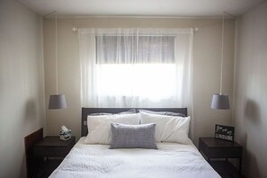 2 chambres, fer et planche à repasser, lit parapluie, Wi-Fi gratuit