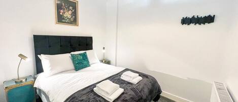 1 bedroom, free WiFi, bed sheets