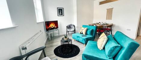 Appartamento | Area soggiorno | Smart TV 40 pollici con canali satellitari, TV