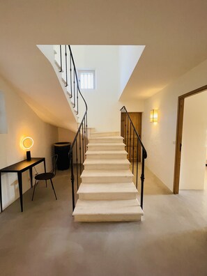 Interior - Villa, 330 m2, heated pool from 8/04 to 4/11 (Gordes)