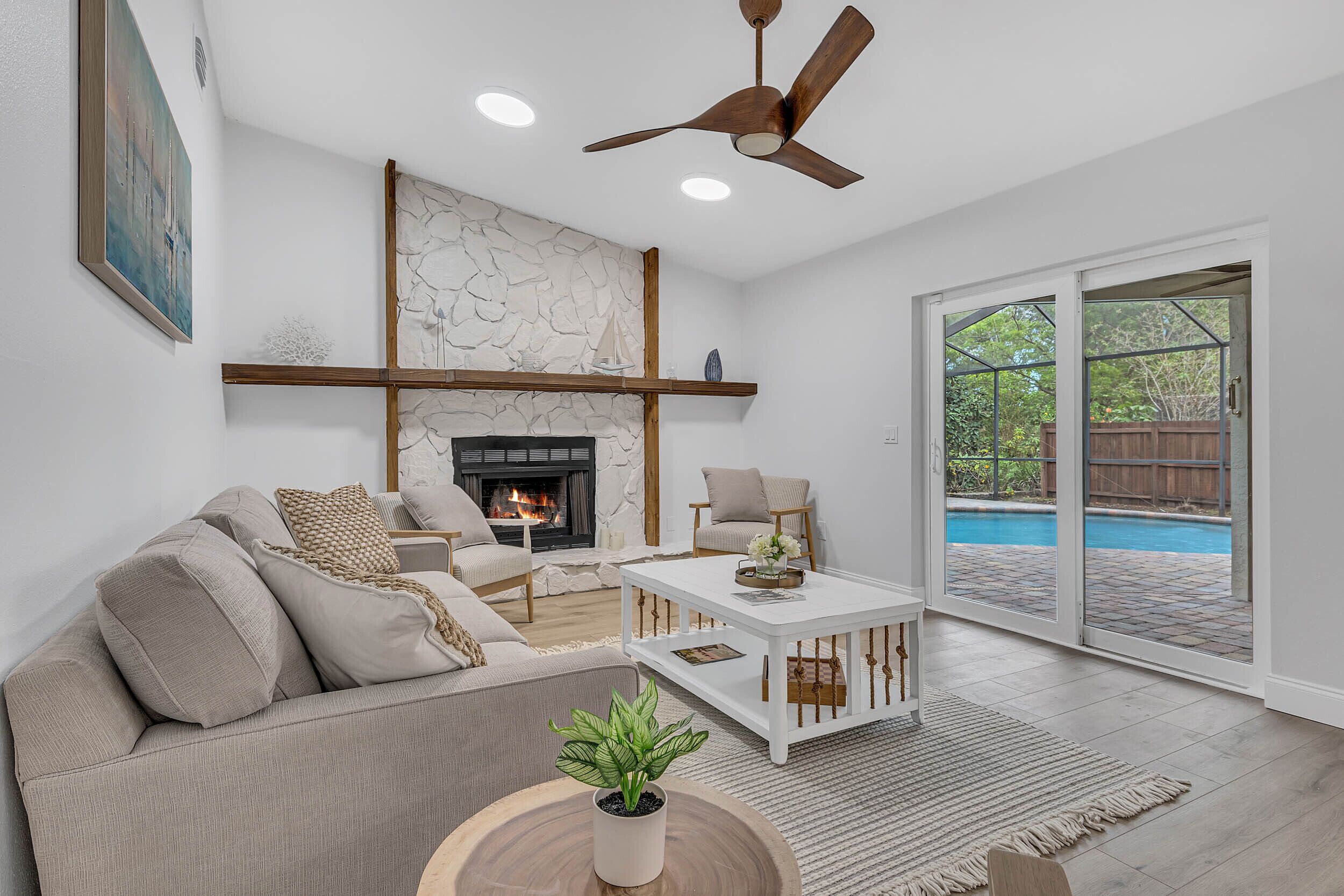 Téléviseur connecté, foyer, table de baby-foot