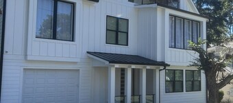 2475 Upscale Luxury With NEW POOL 