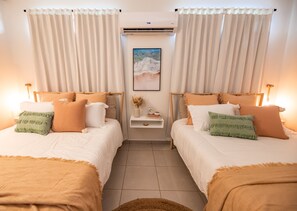 1 habitación, tabla de planchar con plancha, wifi gratis y ropa de cama 