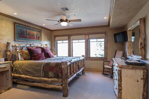 4 habitaciones, tabla de planchar con plancha, wifi y ropa de cama 