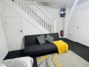 Smart TV - Beautiful house with free parking,near to city centre (Liverpool)