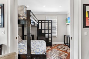 2 bedrooms, travel crib, free WiFi, bed sheets - Incredible NOLA-Inspired Condo in Baytowne Wharf! (Miramar Beach)