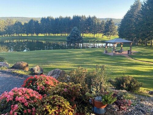Garden Room near Devils lake and Wisconsin Dells