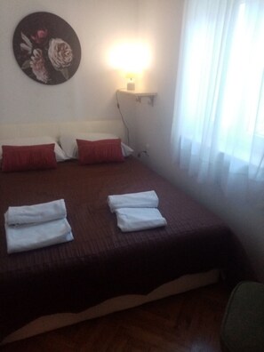2 Schlafzimmer, Bügeleisen/Bügelbrett, Internetzugang, Bettwäsche