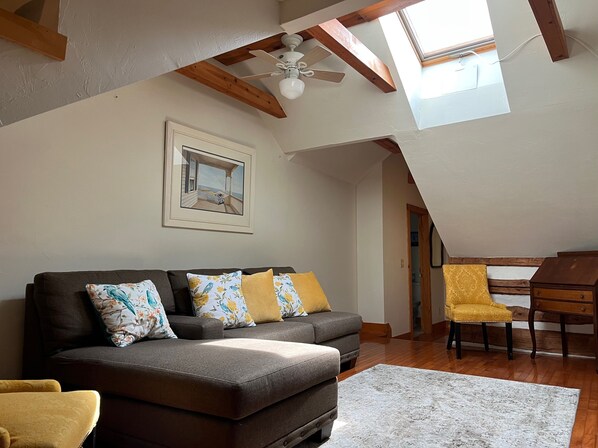 Televisión, libros y estéreo 