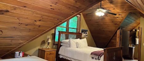 3 bedrooms, desk, free WiFi, bed sheets