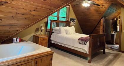 Amazing Mountain View Chalet 1 Minute from Slopes
