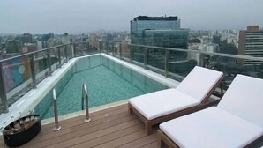 حمّام سباحة خارجي