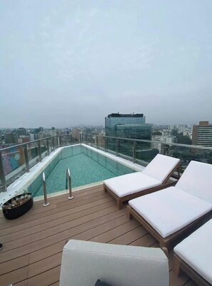 Outdoor pool - Modern two-story apartment in Miraflores, excellent location. (Miraflores)
