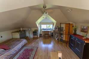 2 Schlafzimmer, Schreibtisch, Bügeleisen/Bügelbrett, kostenloses WLAN