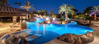 Luxury Oasis in Scottsdale - 7BR w/ Lazy River, Spa, Gym, Theater & Guest House